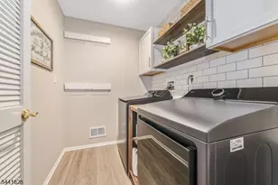 25 Forsgate Terrace, Clinton Township, NJ 08801 - Photo 9