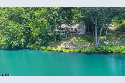 146 Lakewood Dr, Denville, NJ 07046 - Photo 45