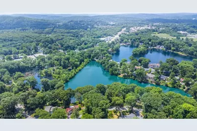 146 Lakewood Dr, Denville, NJ 07046 - Photo 49