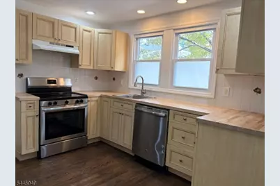 298 Farrant Ter #1, Teaneck Township, NJ 07666 - Photo 5