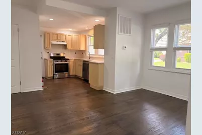 298 Farrant Ter #1, Teaneck Township, NJ 07666 - Photo 3