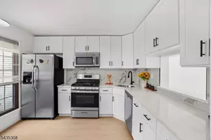 309 English Pl, Bernards Township, NJ 07920 - Photo 5