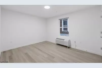 566 Springfield Ave #201, Newark, NJ 07103 - Photo 5