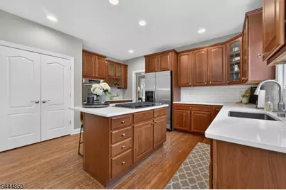 4 Riverview Ct, Raritan Township, NJ 08551 - Photo 5