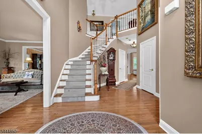 4 Riverview Ct, Raritan Township, NJ 08551 - Photo 3