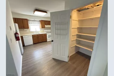 149 Mockingbird Ct #149, Readington, NJ 08887 - Photo 5