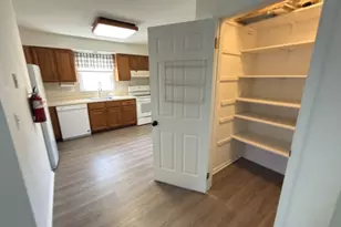 149 Mockingbird Ct, Readington, NJ 08887 - Photo 5