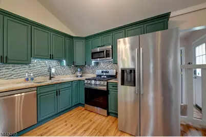 122 W Lake Shore Dr, Rockaway Township, NJ 07866 - Photo 9