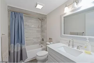 114 Federal Hill Rd, Pompton Lakes, NJ 07442 - Photo 9
