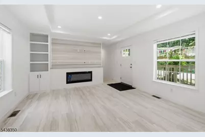 1 Sherwood Park, Washington Township, NJ 07853 - Photo 9
