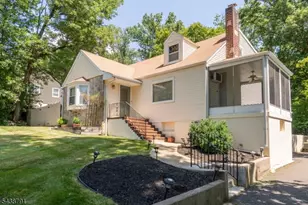 206 Mountain Pkwy, Green Brook Township, NJ 08812 - Photo 1