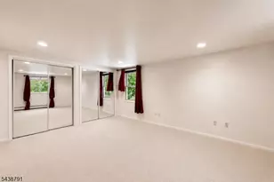 206 Mountain Pkwy, Green Brook Township, NJ 08812 - Photo 15