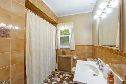 206 Mountain Pkwy, Green Brook Township, NJ 08812 - Photo 11