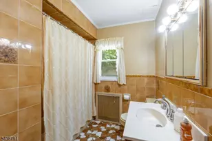 206 Mountain Pkwy, Green Brook Township, NJ 08812 - Photo 11