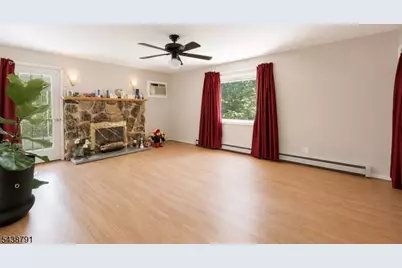 206 Mountain Pkwy, Green Brook Township, NJ 08812 - Photo 3