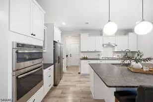17 Cypress Ln, Cedar Grove, NJ 07009 - Photo 7