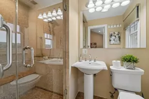 1050 Pines Lake Dr, Wayne, NJ 07470 - Photo 21
