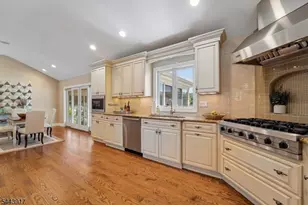 1050 Pines Lake Dr, Wayne, NJ 07470 - Photo 13