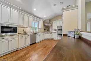 1050 Pines Lake Dr, Wayne, NJ 07470 - Photo 11