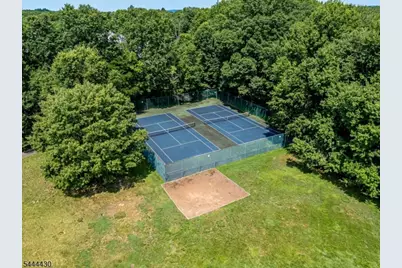 162 Coppertree Ct, Edison, NJ 08820 - Photo 35