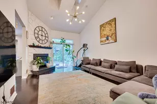 162 Coppertree Ct, Edison, NJ 08820 - Photo 3