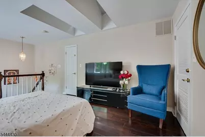162 Coppertree Ct, Edison, NJ 08820 - Photo 29