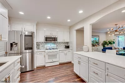 162 Coppertree Ct, Edison, NJ 08820 - Photo 11