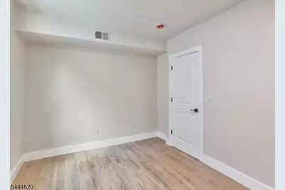 152 N Clinton St, East Orange, NJ 07017 - Photo 31