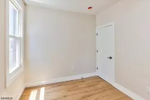 152 N Clinton St, East Orange, NJ 07017 - Photo 17