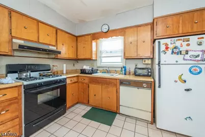 42 Delaware Ave, Bloomfield, NJ 07003 - Photo 3