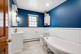 8 Oakwood Rd, Jefferson Township, NJ 07849 - Photo 19