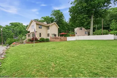8 Oakwood Rd, Jefferson Township, NJ 07849 - Photo 33