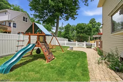8 Oakwood Rd, Jefferson Township, NJ 07849 - Photo 29