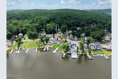 8 Oakwood Rd, Jefferson Township, NJ 07849 - Photo 3