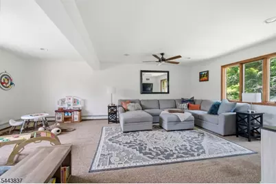 8 Oakwood Rd, Jefferson Township, NJ 07849 - Photo 15