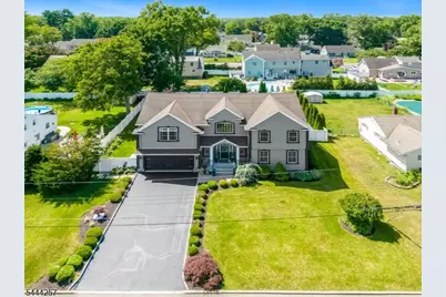 8 Ferndale Pl, Pequannock Township, NJ 07444 - Photo 3