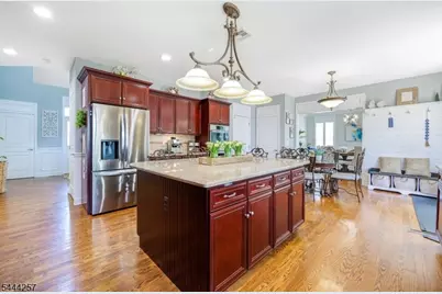 8 Ferndale Pl, Pequannock Township, NJ 07444 - Photo 15