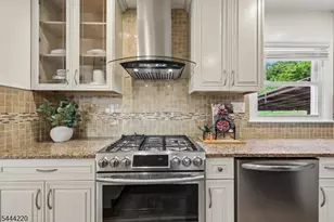 54 Mountainview Dr, Cedar Grove, NJ 07009 - Photo 11