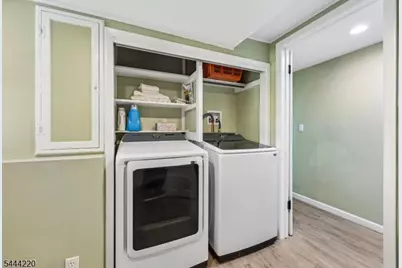54 Mountainview Dr, Cedar Grove, NJ 07009 - Photo 25
