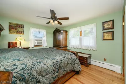 341 Saint Johns Pl, Bound Brook, NJ 08805 - Photo 13