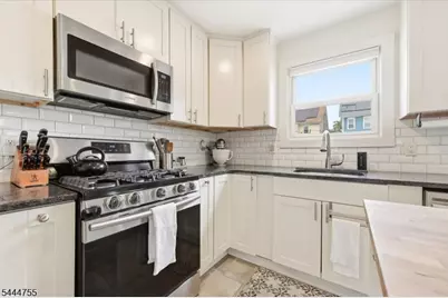 22 Naden Ave, Irvington, NJ 07111 - Photo 5