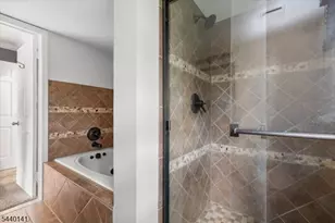 37 Amethyst Ln, Paterson, NJ 07501 - Photo 13