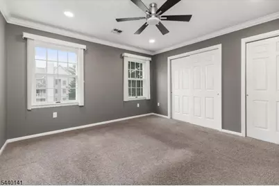 37 Amethyst Ln, Paterson, NJ 07501 - Photo 9