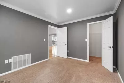 37 Amethyst Ln, Paterson, NJ 07501 - Photo 15