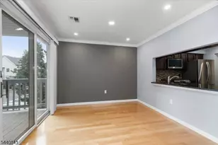 37 Amethyst Ln, Paterson, NJ 07501 - Photo 7