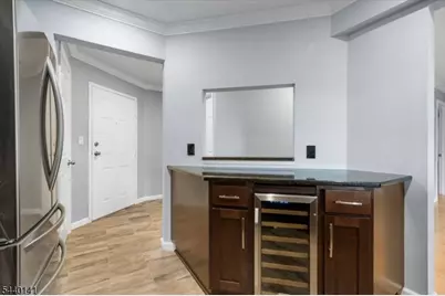 37 Amethyst Ln, Paterson, NJ 07501 - Photo 3