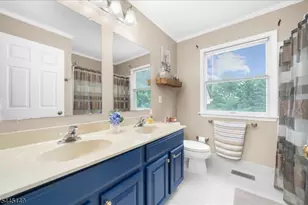 1 Tanager Dr, Raritan Township, NJ 08551 - Photo 35