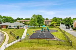 1005 Robin Rd, Hillsborough Township, NJ 08844 - Photo 11