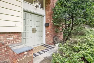 5 The Glen, Cedar Grove, NJ 07009 - Photo 3