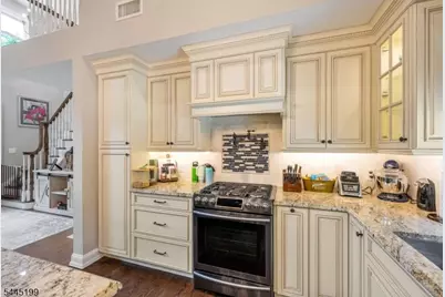 31 Osceola Rd, Wayne, NJ 07470 - Photo 13